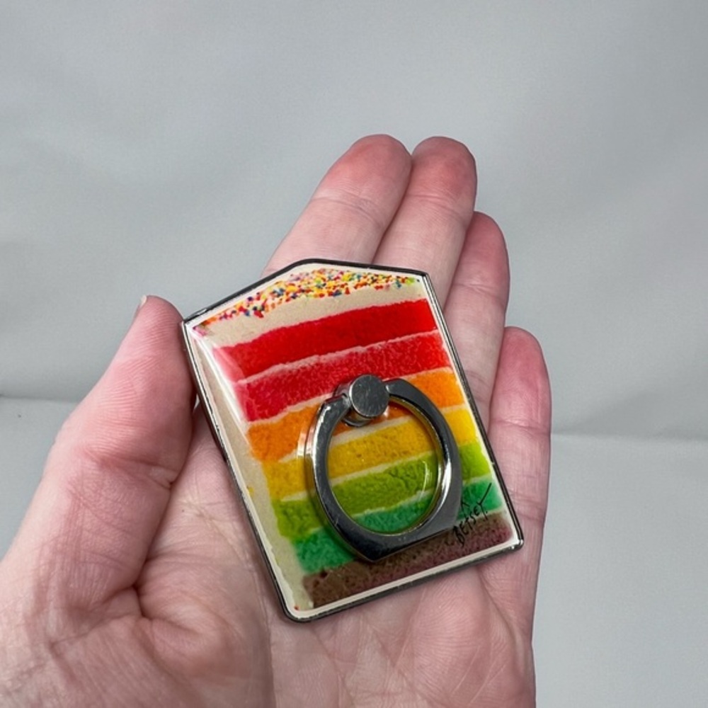 Betsey Johnson Phone Ring Holder Cake Design